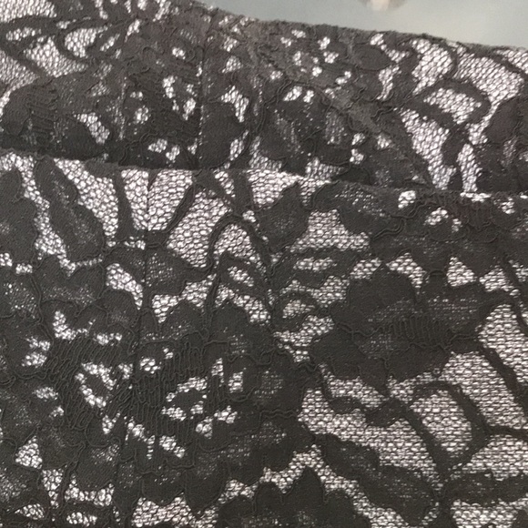 Picture do not give this skirt justice!! NWT- size 12 Skirt from the Limited. - Picture 5 of 8